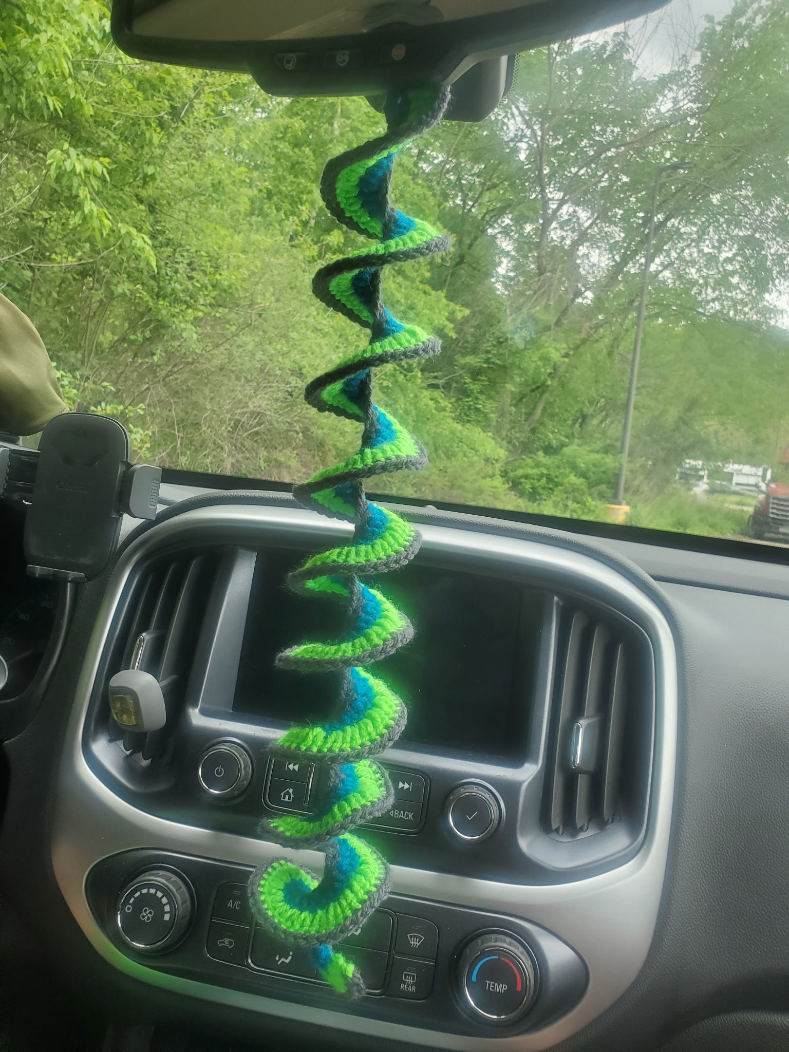 Crochet Wind Spinner (4 - color) - Image 2